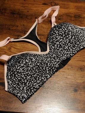 NWOT 3X Pro Player Grey & Pink Cheetah Padded Wirefree Gorgeous sports Bra
